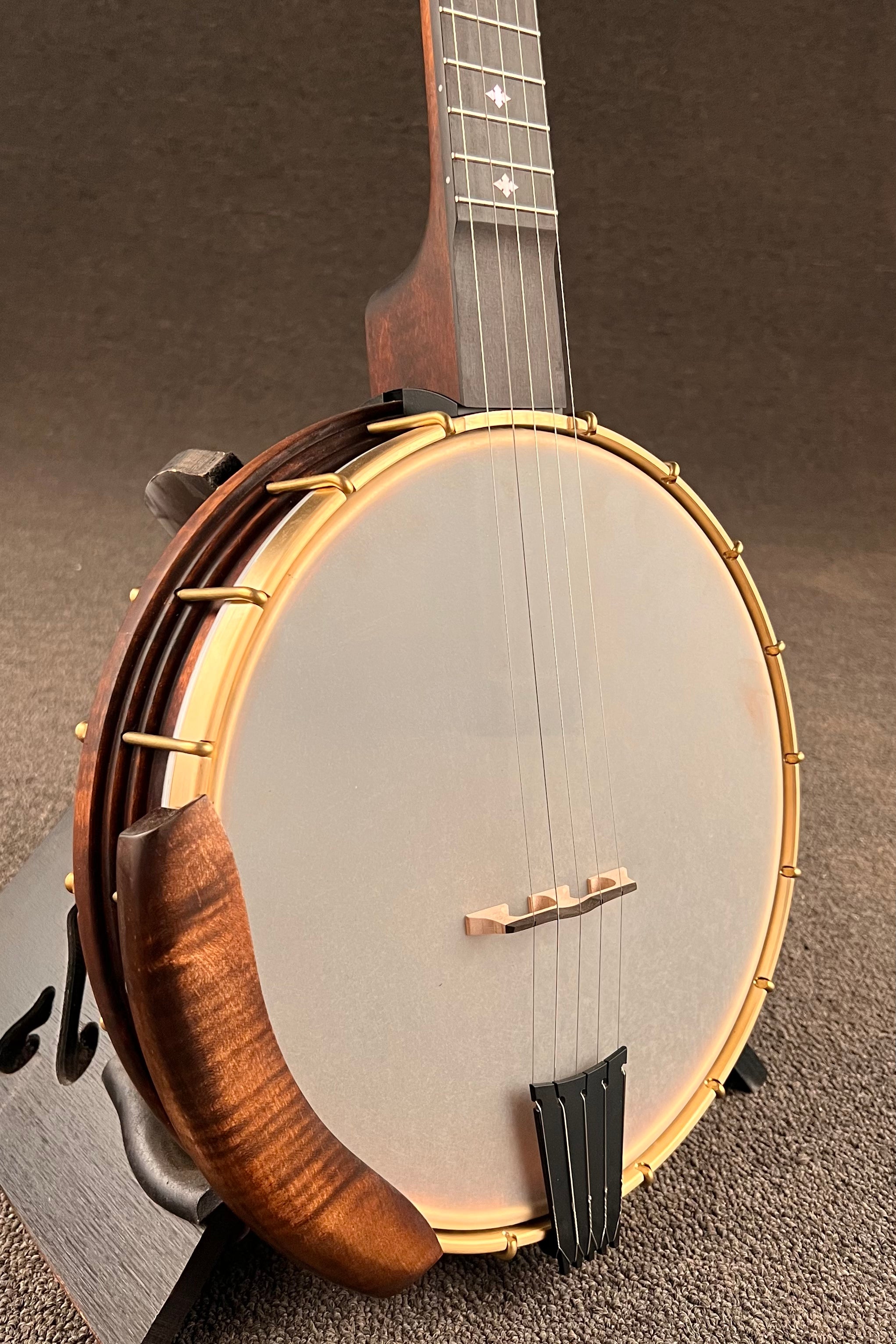 Nechville Linden 11" Stained Curly Maple Open Back